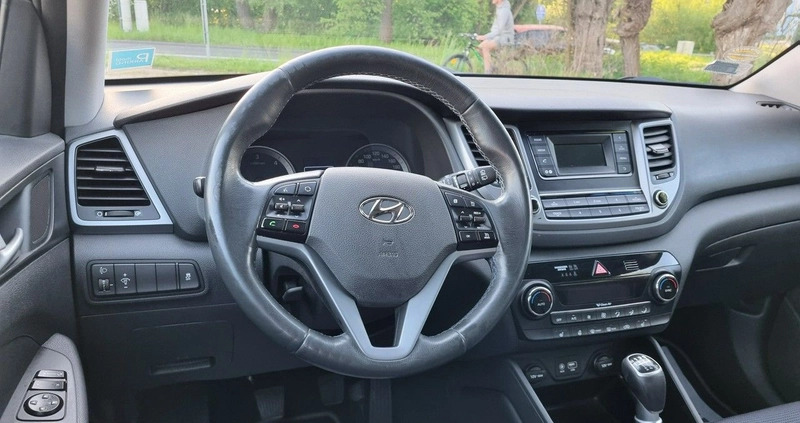 Hyundai Tucson cena 59700 przebieg: 145000, rok produkcji 2015 z Kamień Krajeński małe 211